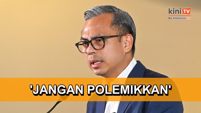 Tak perlu politikkan isu papan tanda, peniaga perlu patuh - Fahmi