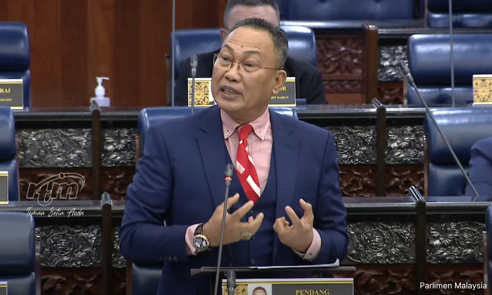 MP PAS: Solat hajat jadi 'jenaka' menteri DAP, perpaduan apa?