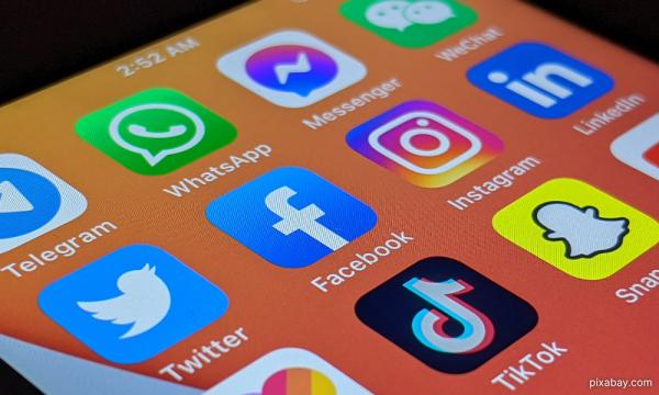 KATA ADUN | Naikkan segera had umur guna media sosial