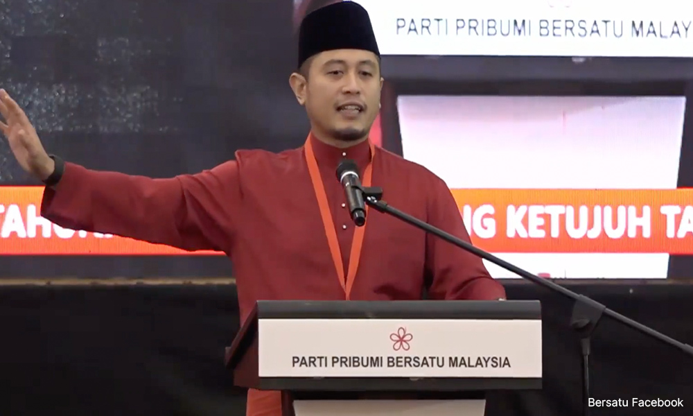 Beware of 'scared' enemies, Hilman tells Bersatu members