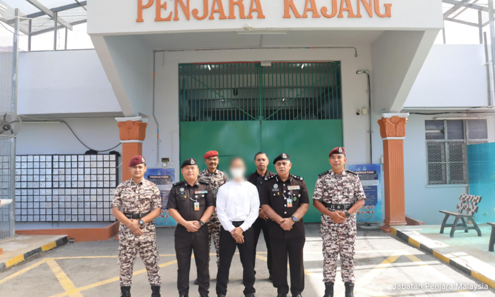 Royal pardon for inmate who earned PhD behind bars