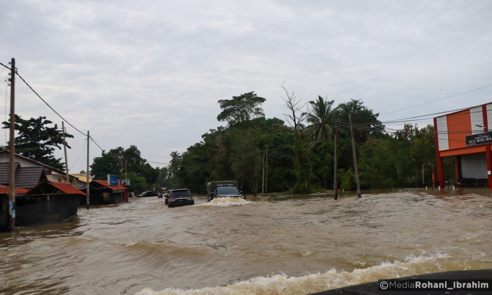 Fewer evacuees in 6 states as flood situation improves