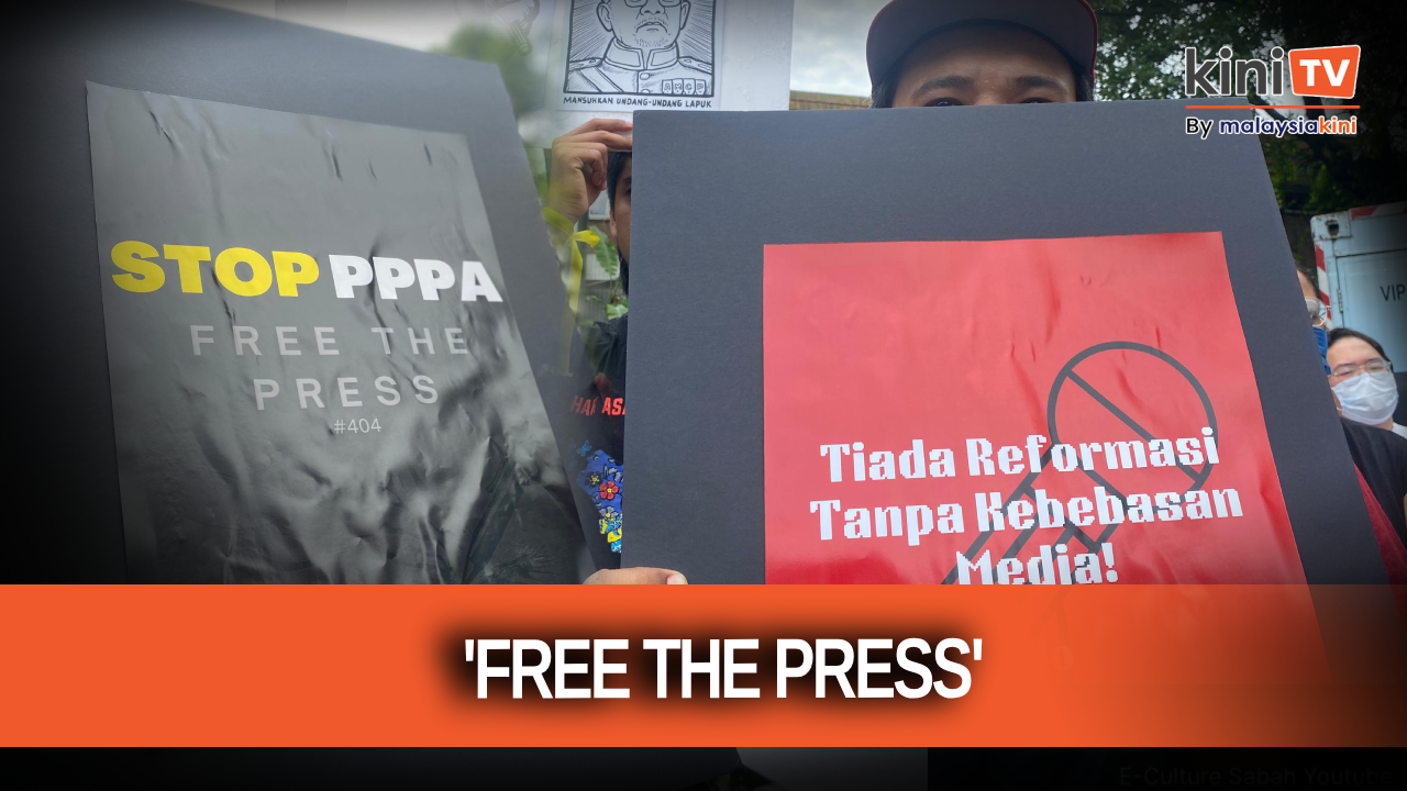 Journalists march to Parliament in protest over PPPA changes