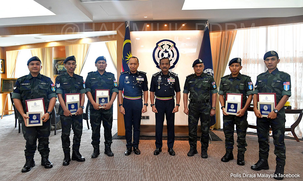 IGP commends 5 cops for rejecting bribes