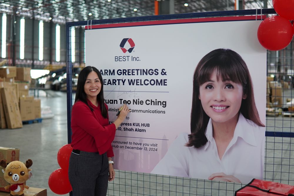 YB Teo Nie Ching Visits BEST Inc Malaysia U10 Distribution Center and Supply Chain Warehouse