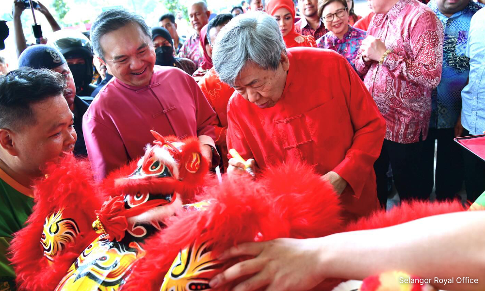 Sambutan Tahun Baru Cina di Tokong Dong Zen lambang semangat muhibah - exco