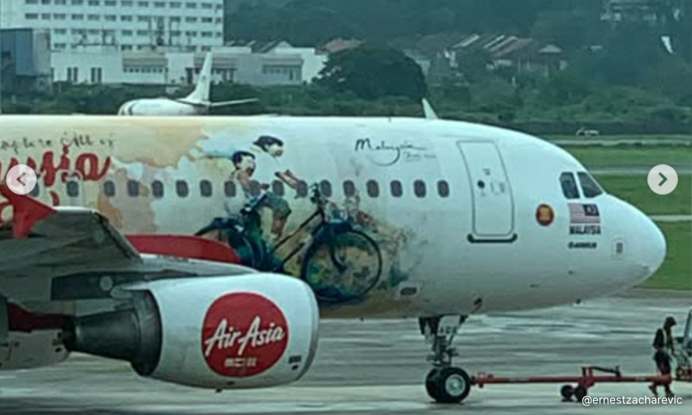 Artis mural Ernest Zacharevic mahu saman AirAsia