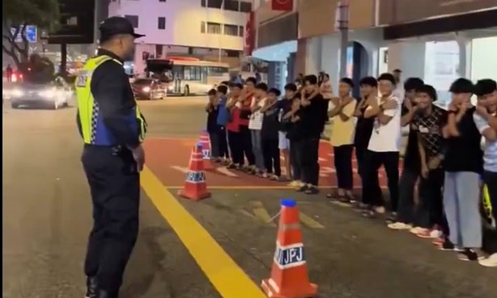 Group accuses police of breaking law in ordering teens to do ear squats