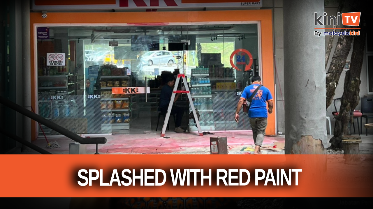 KK Mart outlet in UM vandalised with red paint