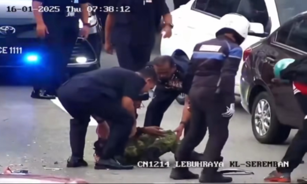 IGP bantu mangsa kemalangan motosikal