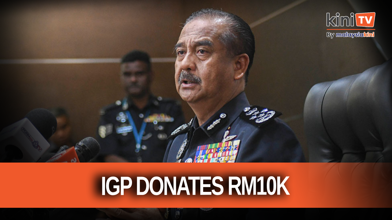 IGP donates RM10k paid by Papagomo to police welfare fund