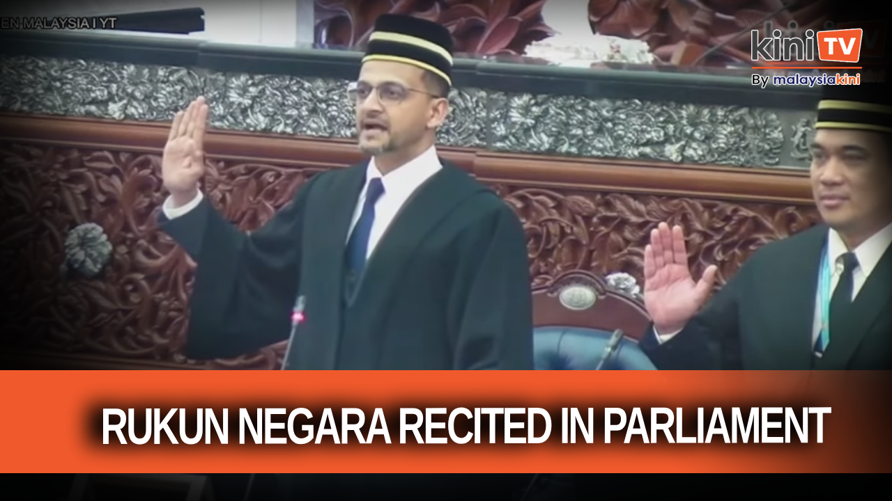 MPs recite the Rukun Negara pledge at Dewan Rakyat