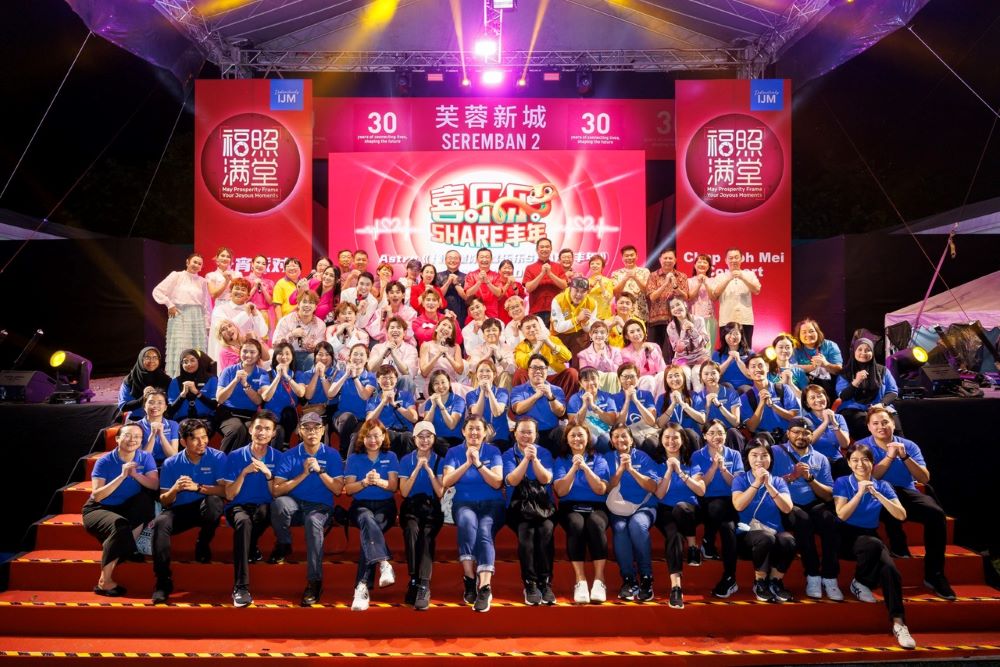 20,000 visitors gathered to celebrate love, unity and prosperity
