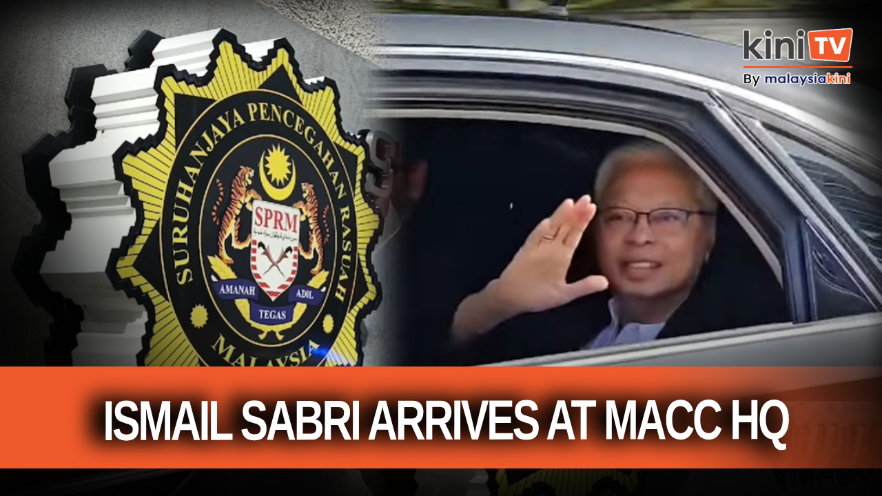 Ismail Sabri arrives at MACC headquarters to have statement recorded