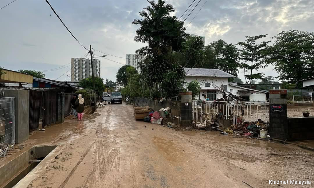 Number of evacuees drops as floods in Johor, Sabah improve
