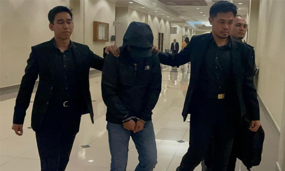 Pegawai imigresen mengaku tak bersalah terima rasuah selama 5 tahun