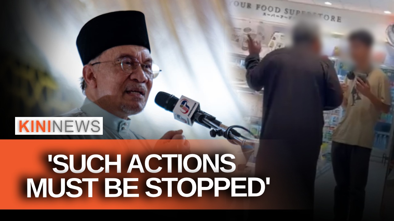 #KiniNews: Anwar condemns fasting slap; Elderly man claims trial to fresh charge