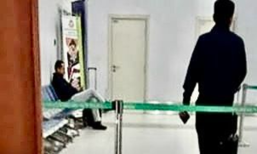 After TCO claim debunked, Samsuri maintains 'held' at airport
