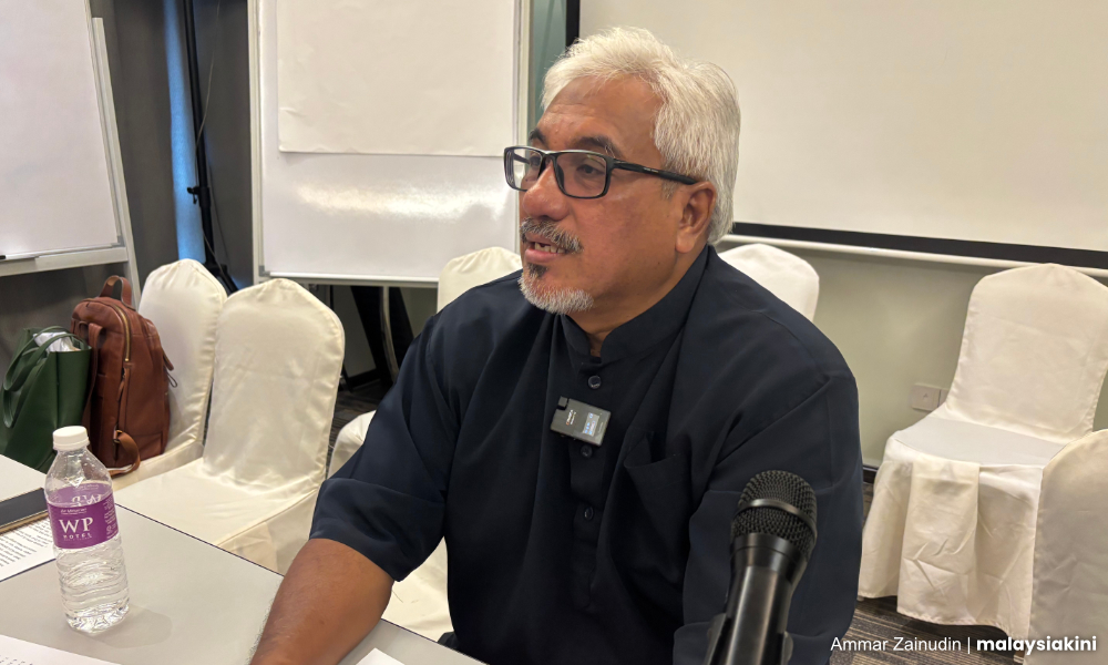 Flag gaffes: Perkasa holds PAS to same standard as Sin Chew