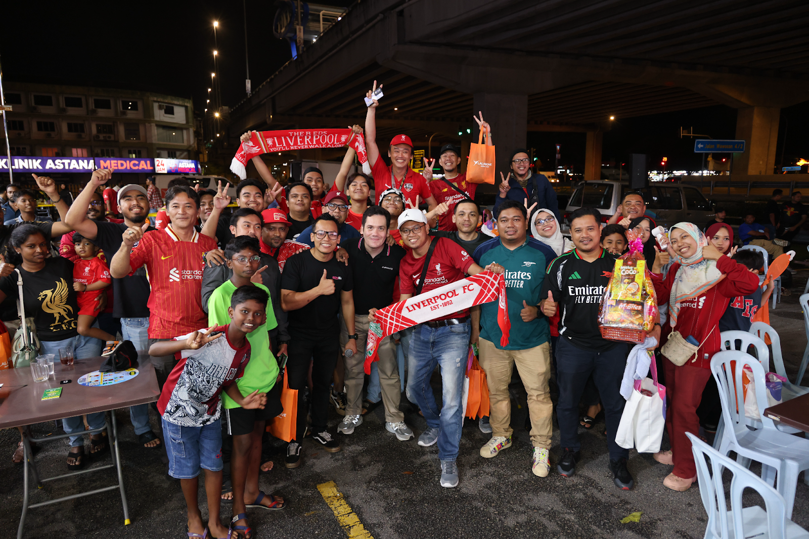 Football spirit shines at Lalamove  x Astro BIZone Sports Watch Party