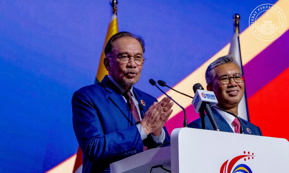 Will Anwar give Economy Ministry to Umno in exchange for Zafrul?