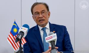 Anwar not too worried about intense PKR polls campaign