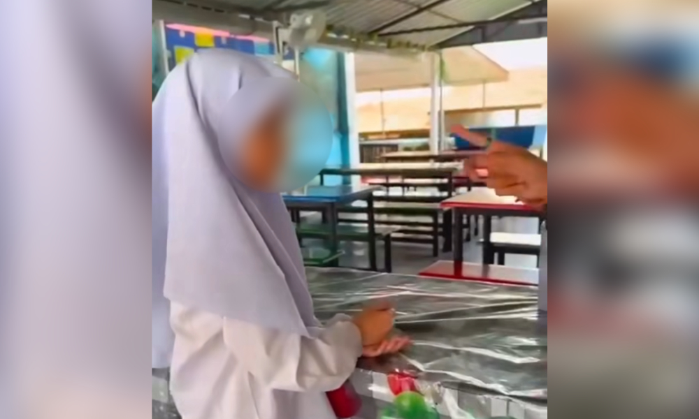 Menteri beri jaminan KPM siasat kes guru didakwa malukan murid 2 8c0dffaf3245e0e2d4d0663f679dd0b3