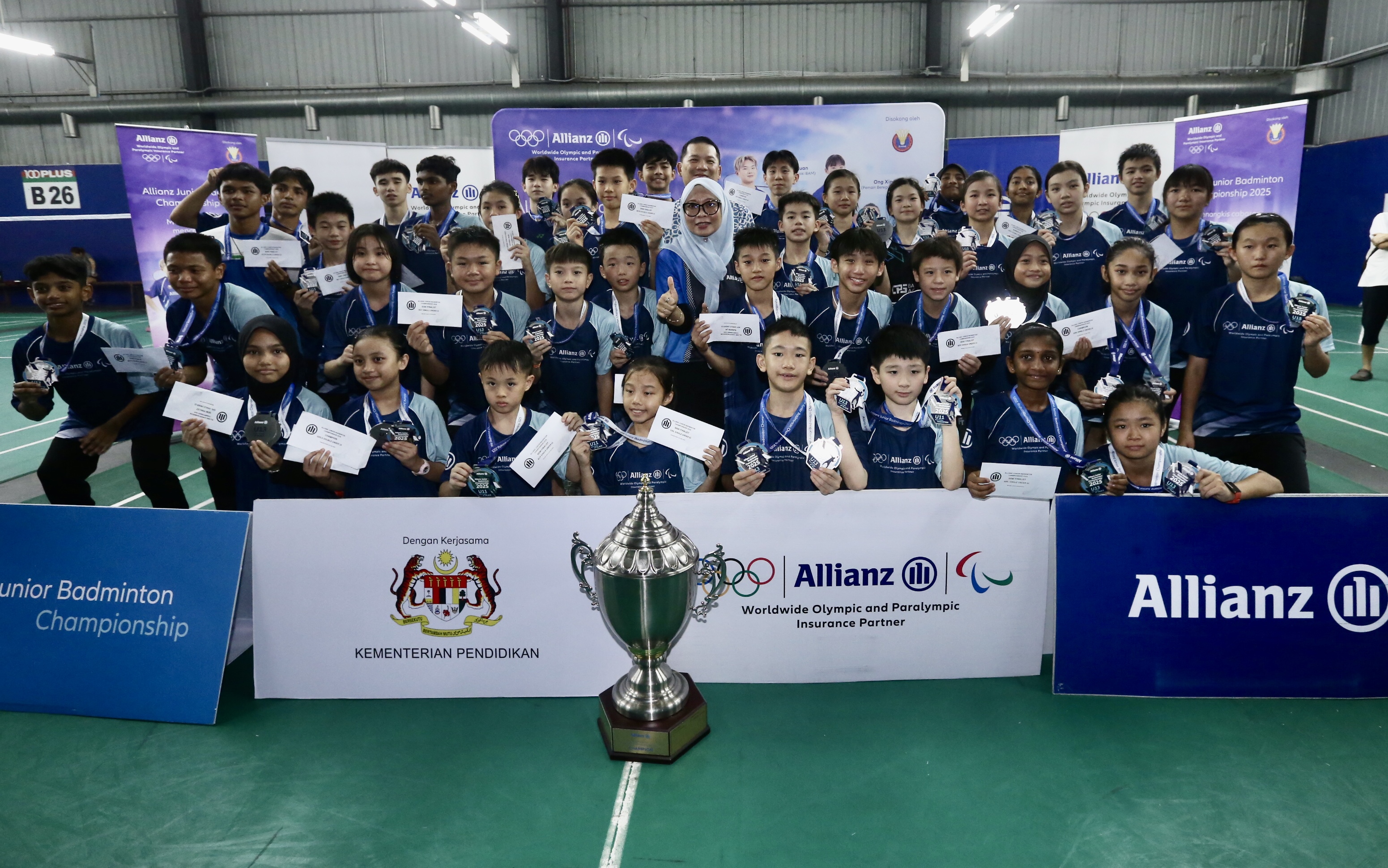 Siti rangkul dua kejuaraan Allianz Junior Badminton Championship 2025