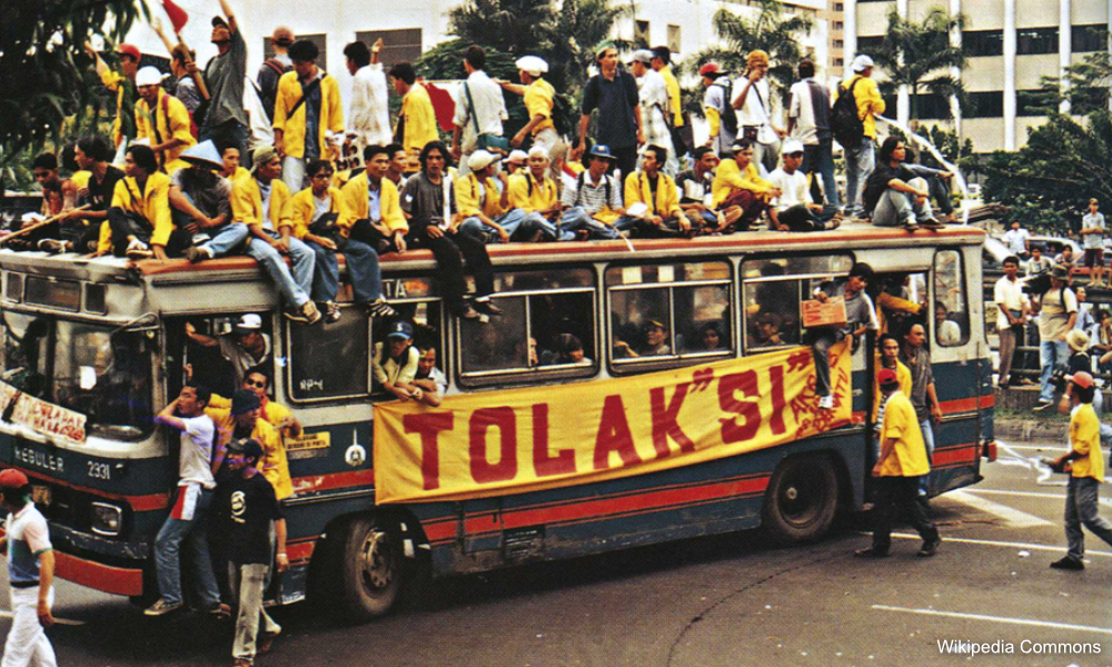 KOLUM |  Nepotisme yang tak terpadamkan