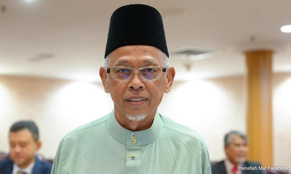 T'ganu PAS staff given written warning over flag mistake