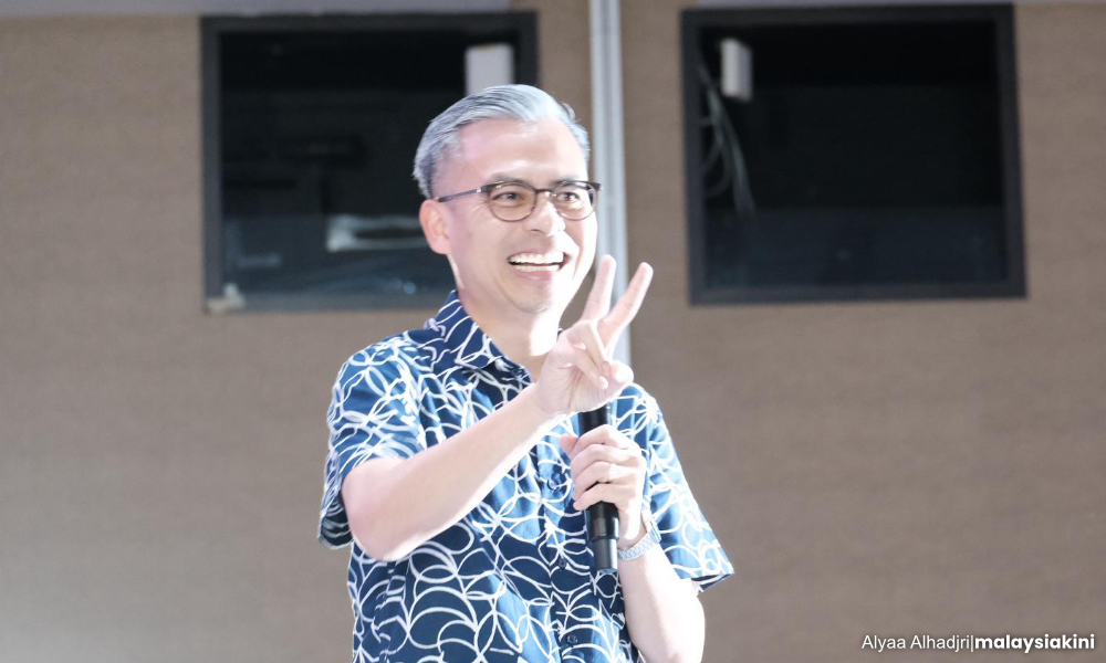 No chairs thrown, Fahmi underscores campaign of 'peace' in final rally