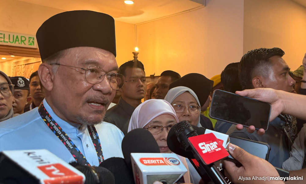 Saifuddin says he will be first to rebuke Anwar for unkept promises