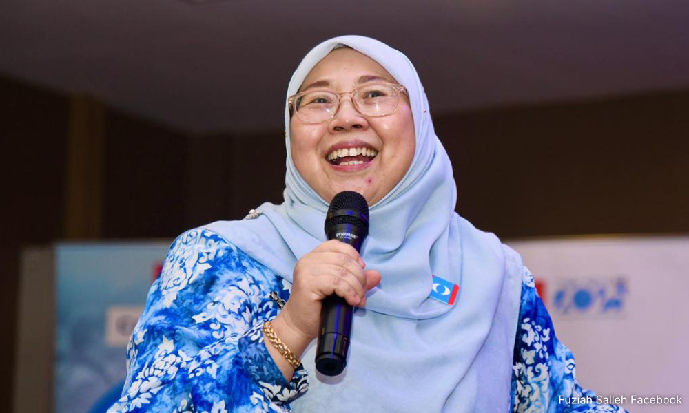 PKR sec-gen swoops in to officiate wings' congress