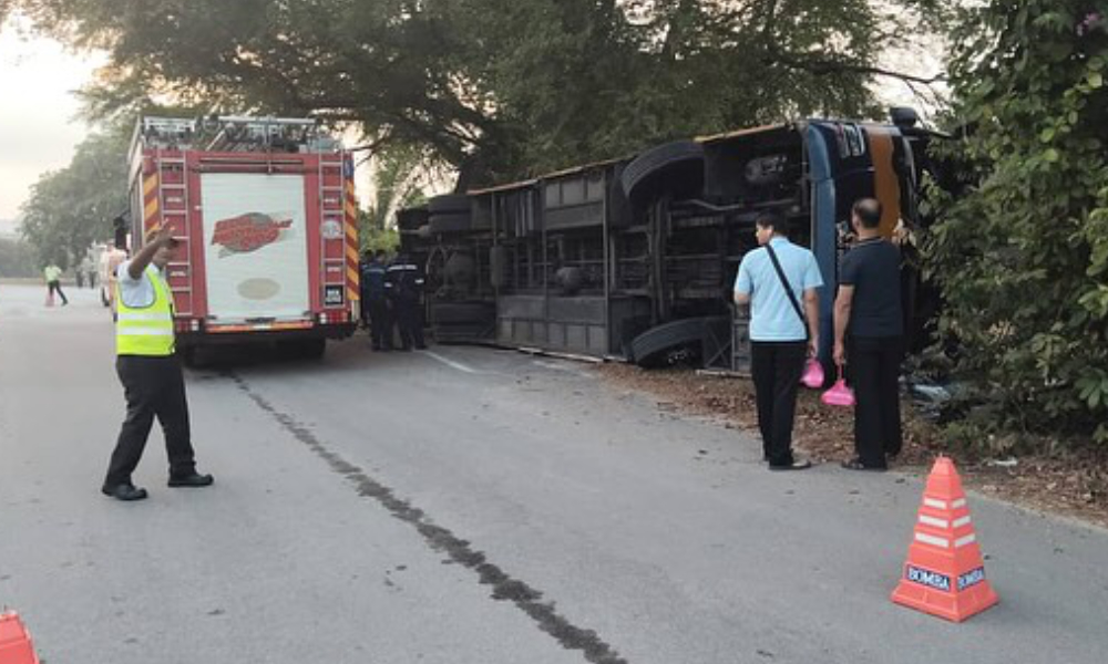 33 pekerja warga asing cedera, bas kilang terbalik di Bangi