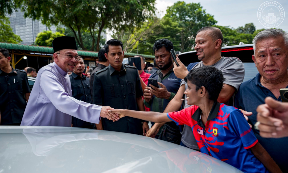 Anwar urges ministers, senior govt leaders to engage public