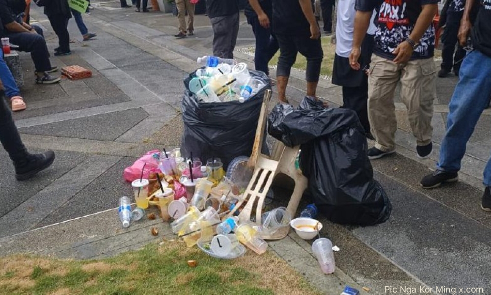 Demo meriah, tapi Nga kesal sampah bersepah 1 068b153532ddde5f93a1646dee3a2756