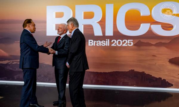 特朗普警告：BRICS国家或面临10%关税，可能被踢出联盟！