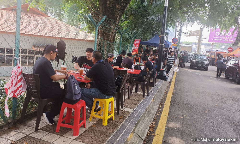 Penganjur demo Turun Anwar dakwa polis halang bina pentas 1 94e196e5b37b660ed013fdec1341ed39