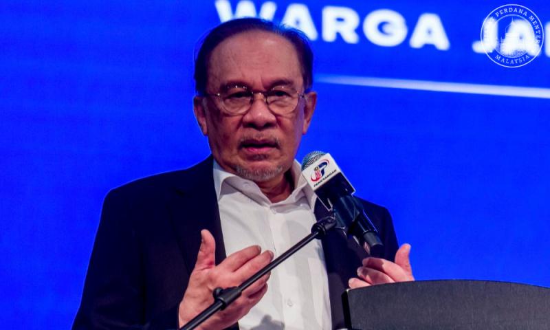 Kos Perawatan Swasta Melonjak? PM Anwar Janji Tindakan Hukum dan Strategi 'Reset' untuk Mengatasi Masalah