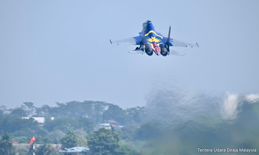 Hari Kebangsaan: Panglima TUDM terbangkan Su-30MKM 2 0fa6d983f8c00eff51f918b04dc696a2