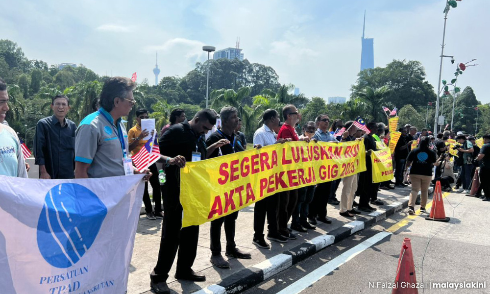 'MP tolak RUU Pekerja Gig layak digelar pengkhianat ' 2 81b1523349f5da83413e47f9c1e83294