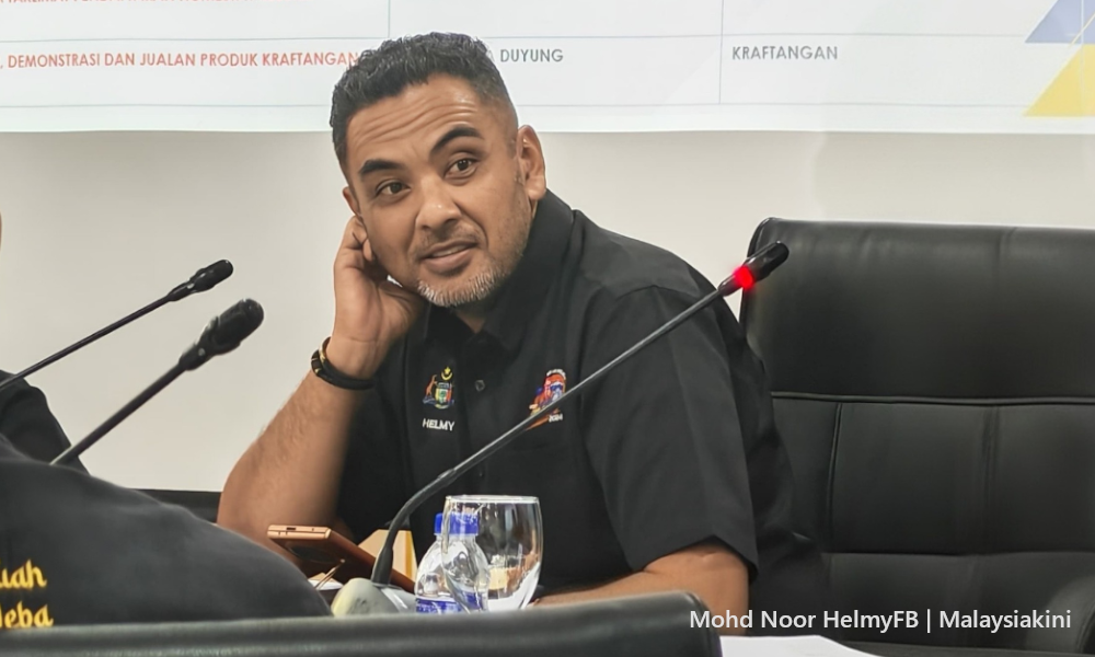 Adun Melaka buktikan bendera dipasang betul juga boleh jadi terbalik 1 b08e8e47559a9b9511058f19daa573fb
