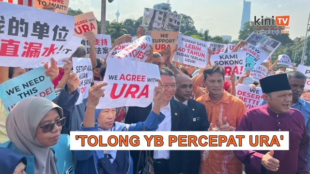 50 penduduk berdemo sokong URA luar Parlimen! Nga bentang esok