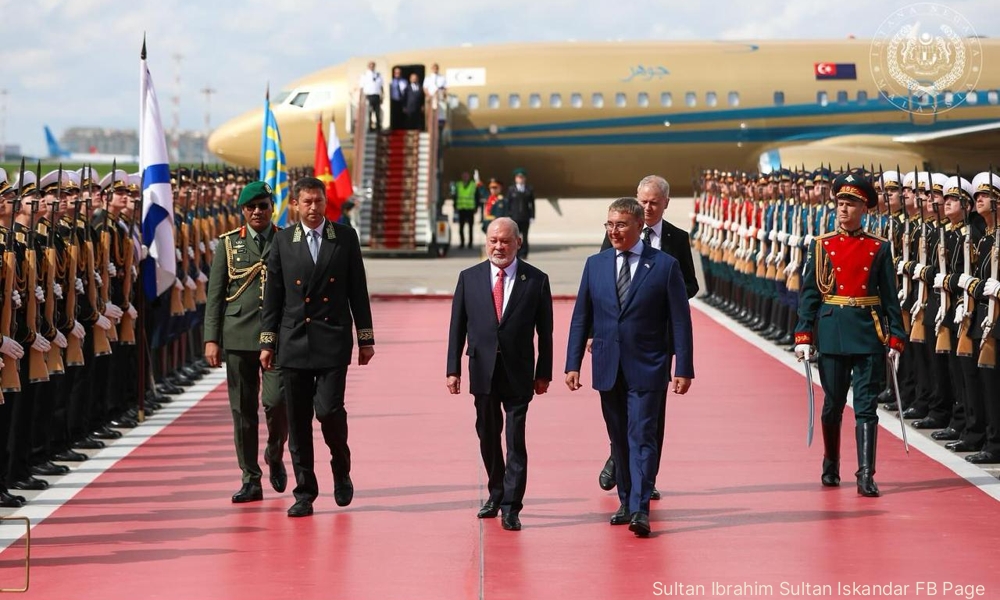 Agong tiba di Moscow, lawatan negara pertama ke Rusia 1 c3c7e278a524061ab8512f336f7f3e3c
