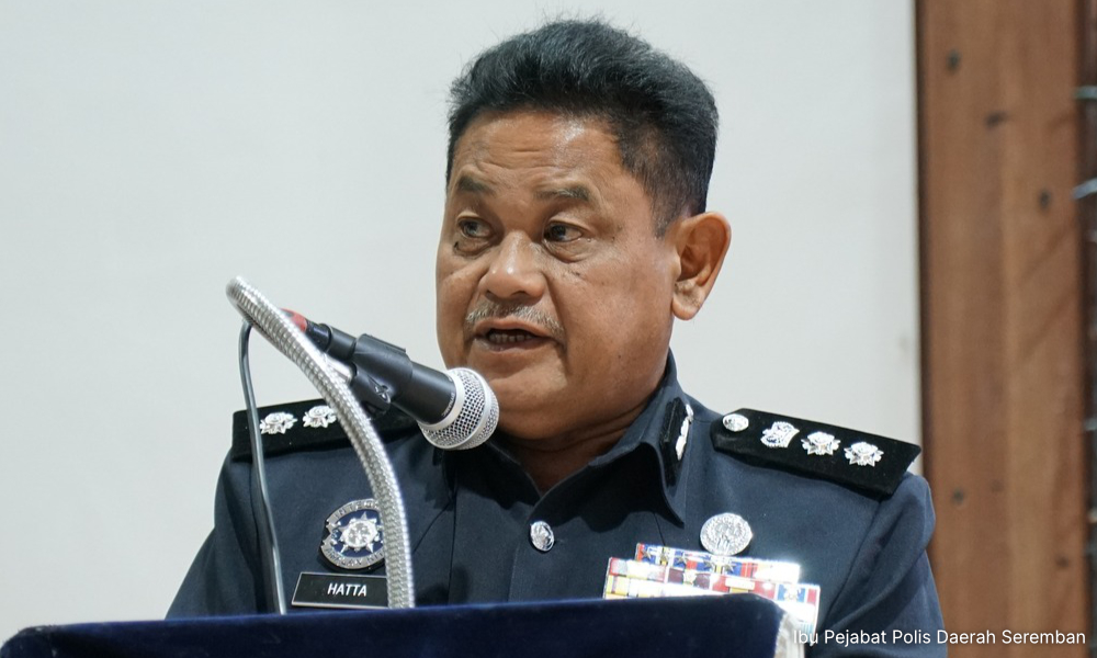 Gambar bendera terbalik di IPD Seremban pada 2016