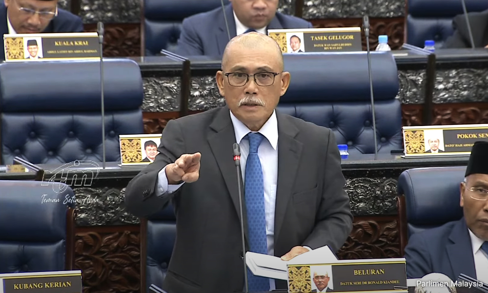 'Jika tak ikut tujuan asal, lagi baik MP lompat sana-sini, depan, gostan' 1 dd6f1dd4e4d0c0ca6a0da82f59724940