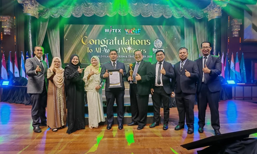 JAKIM rangkul Anugerah Kecemerlangan Institusi dalam Tadbir Urus Halal di WITA 2025