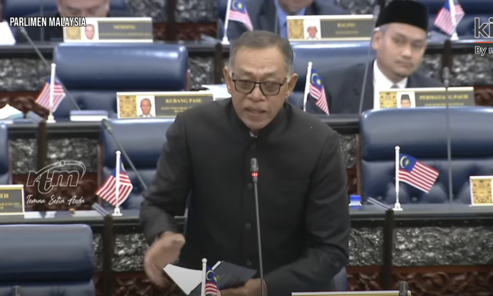 Bahaya menteri nak tunjuk round neck ada kolar, kata wakil PN 1 e32f9292bfd8fd15fc479bd494f31774