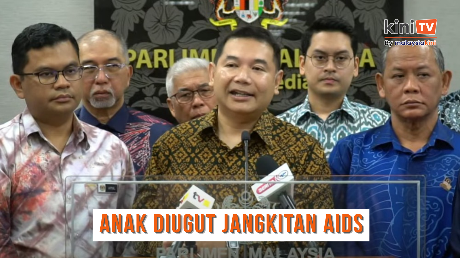 Rafizi dedah isteri terima mesej ugutan: 'Diam, jika teruskan Aids!'