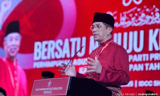 Azmin: Anwar hypocrite on graft, I once sinned with him